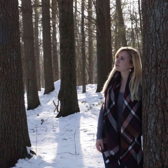 Meet your Posher, Sarah - Picture 1 of 1